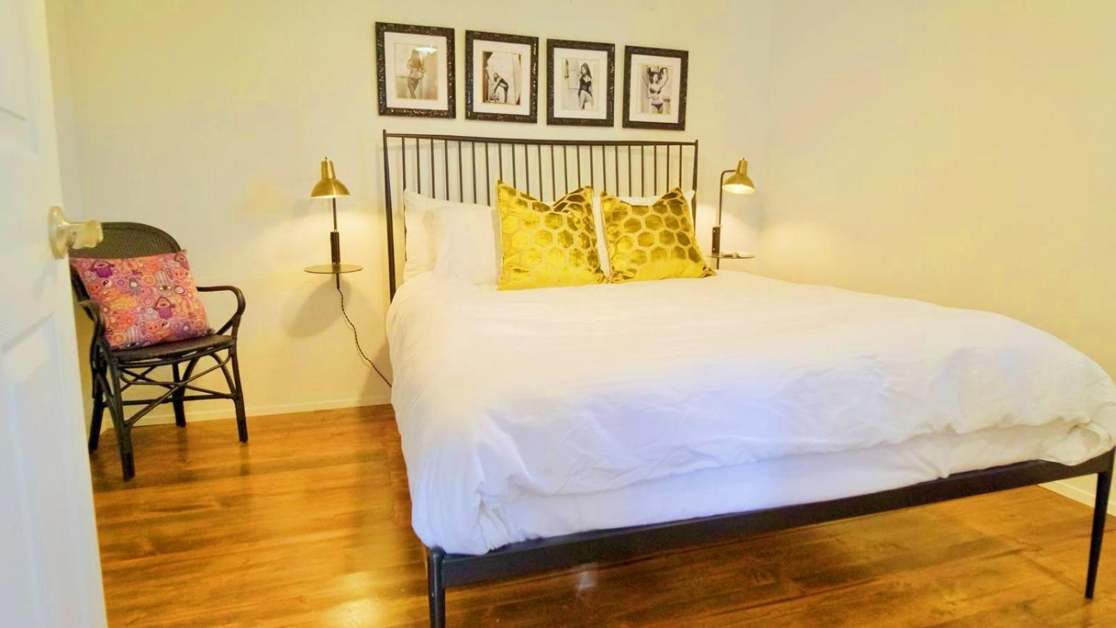 Saint Boniface Hotel Indio Phòng bức ảnh